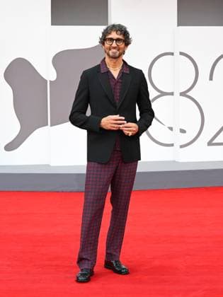 Venice, 82nd Venice International Film Festival 2025 - Evening 3 - The red carpet for the film After The Hunt. Pictured is Simone Marchetti.  Copyright: xManuelexMangiarottix xipa-agency.netx xPoolxPhotoxEventsx06x IPA_Agency_IPA63581704