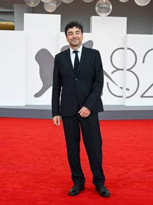 Venice, ITALY: Venice, 82nd Venice International Film Festival 2025 - Evening 3 - Red Carpet for the film A Pied D Oeuvre - Pictured: Franck Courtes Venice ITALY  - ZUMAp169 20250829_zea_p169_670 Copyright: xManuelexMangiarottix