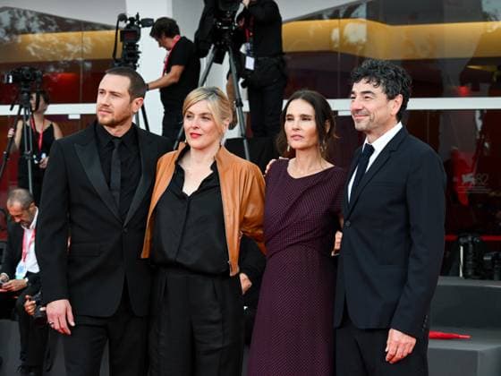 Venice, ITALY: Venice, 82nd Venice International Film Festival 2025 - evening 3 - red carpet of the film A Pied D Oeuvre - In the photo: Bastien Bouillon, ValÃ rie Donzelli, Virginie Ledoyen, Franck Courtes, Venice ITALY  - ZUMAp169 20250829_zea_p169_756 Copyright: xManuelexMangiarottix