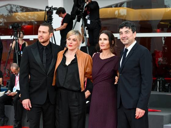 Venice, ITALY: Venice, 82nd Venice International Film Festival 2025 - evening 3 - red carpet of the film A Pied D Oeuvre - In the photo: Bastien Bouillon, ValÃ rie Donzelli, Virginie Ledoyen, Franck Courtes, Venice ITALY  - ZUMAp169 20250829_zea_p169_763 Copyright: xManuelexMangiarottix