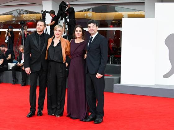 Venice, ITALY: Venice, 82nd Venice International Film Festival 2025 - evening 3 - red carpet of the film A Pied D Oeuvre - In the photo: Bastien Bouillon, ValÃ rie Donzelli, Virginie Ledoyen, Franck Courtes, Venice ITALY  - ZUMAp169 20250829_zea_p169_761 Copyright: xManuelexMangiarottix