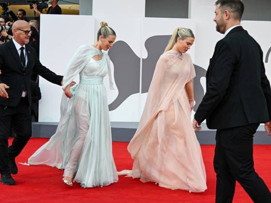 Venice, ITALY: Venice, 82nd Venice International Film Festival 2025 - evening 3 - red carpet of the film After The Hunt - Pictured: Lady Amelia and Eliza Spencer Venice ITALY  - ZUMAp169 20250829_zea_p169_807 Copyright: xManuelexMangiarottix