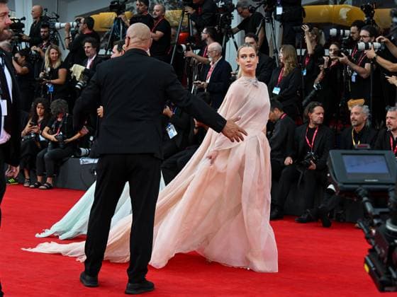 Venice, ITALY: Venice, 82nd Venice International Film Festival 2025 - evening 3 - red carpet of the film After The Hunt - Pictured: Lady Amelia and Eliza Spencer Venice ITALY  - ZUMAp169 20250829_zea_p169_811 Copyright: xManuelexMangiarottix