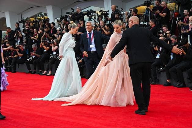 Venice, 82nd Venice International Film Festival 2025 - Evening 3 - The red carpet for the film After The Hunt. Pictured are Lady Amelia and Eliza Spencer.  Copyright: xLadyxAmeliaxedxElizaxSpencerx xipa-agency.netx xPoolxPhotoxEventsx06x IPA_Agency_IPA63582793