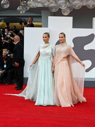 Venice, ITALY: Venice, 82nd Venice International Film Festival 2025 - evening 3 - red carpet of the film After The Hunt - Pictured: Lady Amelia and Eliza Spencer Venice ITALY  - ZUMAp169 20250829_zea_p169_824 Copyright: xManuelexMangiarottix