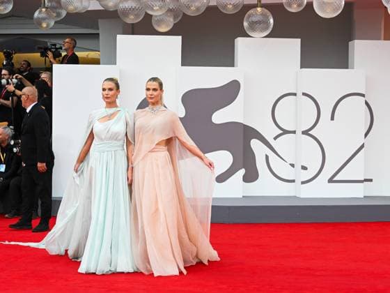 Venice, Italy: Venice, 82nd Venice International Film Festival 2025 - Evening 3 - The red carpet for the film After The Hunt. Pictured are Lady Amelia and Eliza Spencer. Venice Italy  - ZUMAp169 20250829_zea_p169_845 Copyright: xLadyxAmeliaxedxElizaxSpencerx