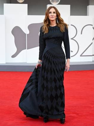 Venice, ITALY: Venice, 82nd Venice International Film Festival 2025 - Evening 3 - Red Carpet for the film After The Hunt - Pictured: Julia Roberts Venice ITALY  - ZUMAp169 20250829_zea_p169_908 Copyright: xManuelexMangiarottix