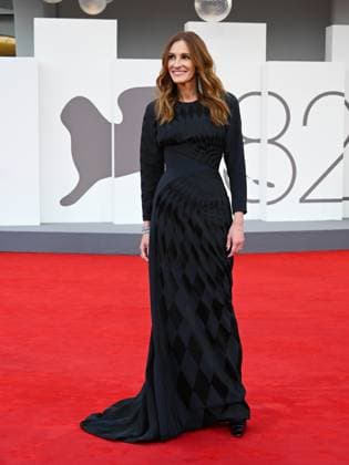 Venice, ITALY: Venice, 82nd Venice International Film Festival 2025 - Evening 3 - Red Carpet for the film After The Hunt - Pictured: Julia Roberts Venice ITALY  - ZUMAp169 20250829_zea_p169_909 Copyright: xManuelexMangiarottix