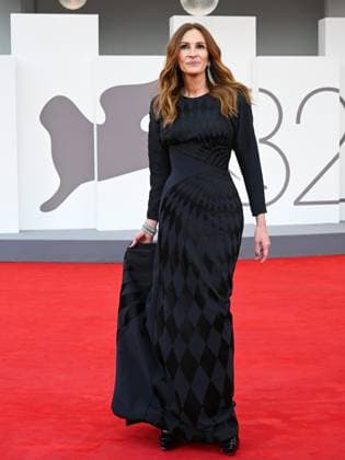 Venice, ITALY: Venice, 82nd Venice International Film Festival 2025 - Evening 3 - Red Carpet for the film After The Hunt - Pictured: Julia Roberts Venice ITALY  - ZUMAp169 20250829_zea_p169_918 Copyright: xManuelexMangiarottix