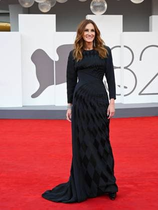 Venice, ITALY: Venice, 82nd Venice International Film Festival 2025 - Evening 3 - Red Carpet for the film After The Hunt - Pictured: Julia Roberts Venice ITALY  - ZUMAp169 20250829_zea_p169_919 Copyright: xManuelexMangiarottix