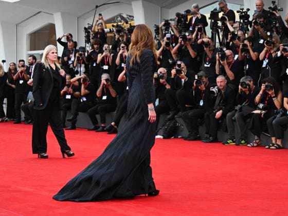 Venice, 82nd Venice International Film Festival 2025 - Evening 3 - Red Carpet for the film After The Hunt - Pictured: Julia Roberts  Copyright: xManuelexMangiarottix xipa-agency.netx xPoolxPhotoxEventsx06x IPA_Agency_IPA63583537