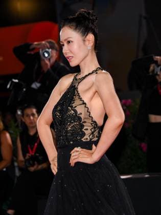 Venice, 82nd Venice International Film Festival 2025 - Evening 3 - Red Carpet for the film Calle Malaga - Pictured: Son Ye-Jin  Copyright: xAlbertoxTerenghix xipa-agency.netx xPoolxPhotoxEventsx06x IPA_Agency_IPA63589091