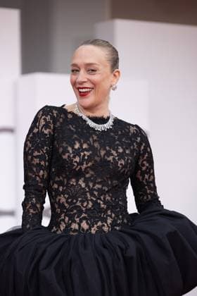 Premiere du film After the Hunt lors du 82eme Festival du film de Venise - Mostra 2025 Premiere du film After the Hunt lors du 82eme Festival du film de Venise - Mostra 2025 - ChloÃ« Sevigny attends the After the Hunt red carpet during the 82nd Venice International Film Festival on August 29, 2025 in Venice, Italy.  Copyright: xKazukoxWakayamax
