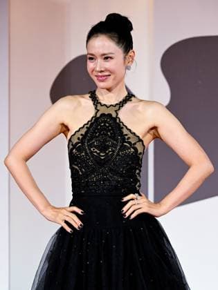 Venice, Italy: Venice, 82nd Venice International Film Festival 2025 - Evening 3 - The Red Carpet for the Film Eojjeol Suga Eopda (No Other Choice). Pictured is Son Ye-jin. Venice Italy  - ZUMAp169 20250829_zea_p169_1493 Copyright: xManuelexMangiarottix