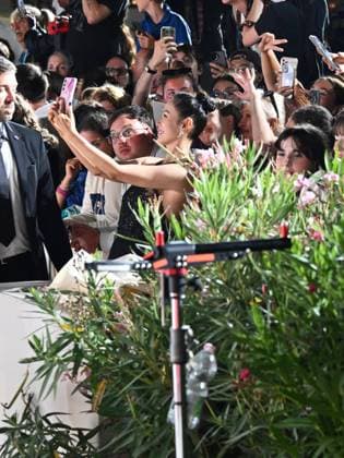 Venice, 82nd Venice International Film Festival 2025 - Evening 3 - The Red Carpet for the Film Eojjeol Suga Eopda (No Other Choice). Pictured is Son Ye-jin.  Copyright: xManuelexMangiarottix xipa-agency.netx xPoolxPhotoxEventsx06x IPA_Agency_IPA63590809
