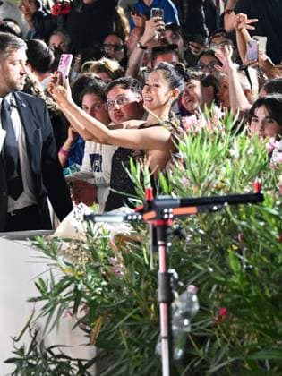 Venice, 82nd Venice International Film Festival 2025 - Evening 3 - The Red Carpet for the Film Eojjeol Suga Eopda (No Other Choice). Pictured is Son Ye-jin.  Copyright: xManuelexMangiarottix xipa-agency.netx xPoolxPhotoxEventsx06x IPA_Agency_IPA63590815
