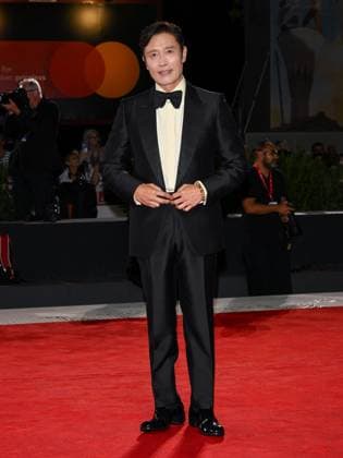 Venice, 82nd Venice International Film Festival 2025 - Evening 3 - Red Carpet for the film Calle Malaga - Pictured: Lee Byung-hun  Copyright: xAlbertoxTerenghix xipa-agency.netx xPoolxPhotoxEventsx06x IPA_Agency_IPA63590518