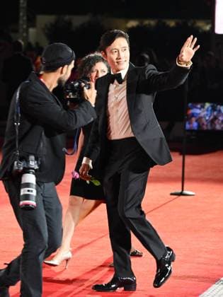 Venice, Italy: Venice, 82nd Venice International Film Festival 2025 - Evening 3 - The Red Carpet for the Film Eojjeol Suga Eopda (No Other Choice). Pictured: Lee Byung-hun Venice Italy  - ZUMAp169 20250829_zea_p169_1567 Copyright: xManuelexMangiarottix
