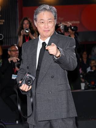 Venice, ITALY: Venice, 82nd Venice International Film Festival 2025 - Evening 3 - Red Carpet for the film Calle Malaga - Pictured: Park Chan-wook Venice ITALY  - ZUMAp169 20250829_zea_p169_1560 Copyright: xAlbertoxTerenghix