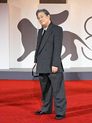 Venice, Italy: Venice, 82nd Venice International Film Festival 2025 - Night 3 - The Red Carpet for the Film Eojjeol Suga Eopda (No Other Choice). Pictured: Park Chan-wook Venice Italy  - ZUMAp169 20250829_zea_p169_1593 Copyright: xManuelexMangiarottix