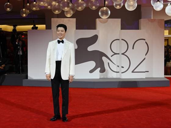 Venice, Italy: Venice, 82nd Venice International Film Festival 2025 - Evening 3 - The Red Carpet for the Film Eojjeol Suga Eopda (No Other Choice). Pictured: Park Hee-soon Venice Italy  - ZUMAp169 20250829_zea_p169_1599 Copyright: xManuelexMangiarottix