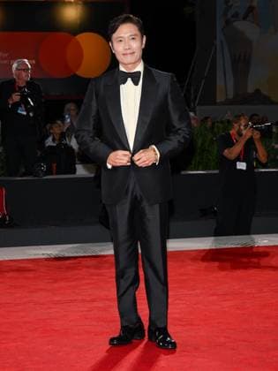 Venice, ITALY: Venice, 82nd Venice International Film Festival 2025 - Evening 3 - Red Carpet for the film Calle Malaga - Pictured: Lee Byung-hun Venice ITALY  - ZUMAp169 20250829_zea_p169_1627 Copyright: xAlbertoxTerenghix