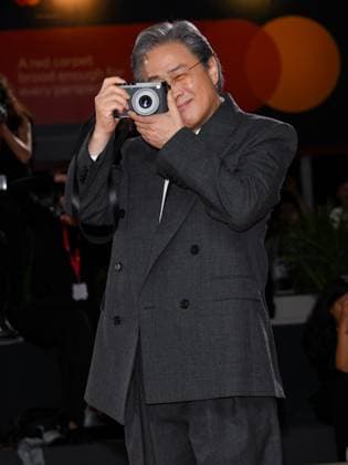Venice, ITALY: Venice, 82nd Venice International Film Festival 2025 - Evening 3 - Red Carpet for the film Calle Malaga - Pictured: Park Chan-wook Venice ITALY  - ZUMAp169 20250829_zea_p169_1628 Copyright: xAlbertoxTerenghix