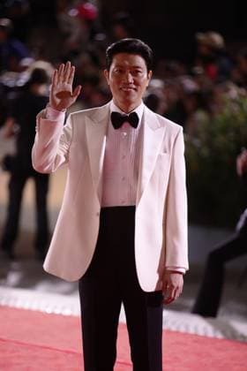 82nd Venice Film Festival - Eojjeol suga eopda (No Other Choice VENICE, ITALY - AUGUST 29: Park Hee-soon attends the red carpet of the film Eojjeol suga eopda (No Other Choice) at the 82nd Venice Film Festival in Venice, Italy on August 29th, 2025 Marco Barada Anadolu Venice Italy. Editorial use only. Please get in touch for any other usage.  Copyright: x2025xAnadoluxMarcoxBaradax
