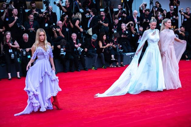 After The Hunt Red Carpet - The 82nd Venice International Film Festival - 29 Aug 2025 Lady Amelia Spencer and Lady Eliza Spencer attend the After The Hunt red carpet during the 82nd Venice International Film Festival. Venice Italy Copyright: xLoredanaxSangiulianox xSOPAxImagesx LSangiuliano-1516
