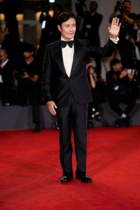 Eojjeol Suga Eopda (No Other Choice) Red Carpet - The 82nd Venice International Film Festival in Italy - 29 Aug 2025 Lee Byung-hun attends the Eojjeol Suga Eopda (No Other Choice) red carpet during the 82nd Venice International Film Festival. Venice Lido Italy Copyright: xDanielexCifala x xSOPAxImagesx _CIF7290