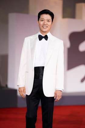 August 29, 2025, Venice Lido, Italy: Park Hee-soon attends the Eojjeol Suga Eopda (No Other Choice) red carpet during the 82nd Venice International Film Festival. Venice Lido Italy - ZUMAs197 20250829_aaa_s197_552 Copyright: xDanielexCifalax
