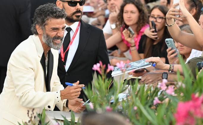 82nd Venice International Film Festival 2025 ˜Frankenstein™ premiere Featuring: Oscar Isaac Where: Venice, Italy When: 30 Aug 2025 Credit: Cover Images EDITORIAL USE ONLY. NOT FOR USE BY NEWSPAPERS BASED IN THE UK. Copyright: xx coverimg55029380