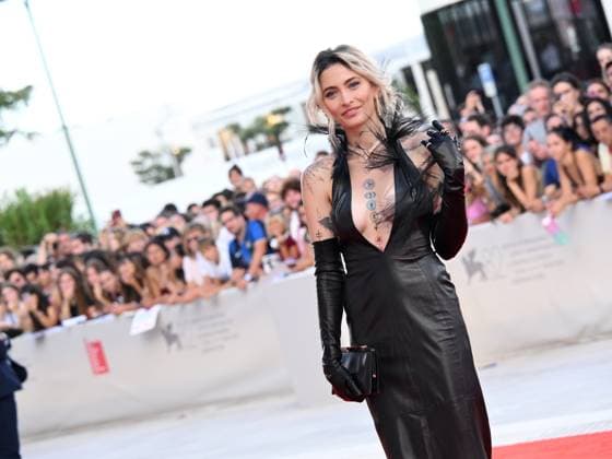Venice, Italy: Venice, 82nd Venice International Film Festival 2025 - evening 4 - red carpet of the film Frankenstein Pictured: Paris Jackson Venice Italy  - ZUMAp169 20250830_zea_p169_1382 Copyright: xAlbertoxTerenghi PoolxxEvenx