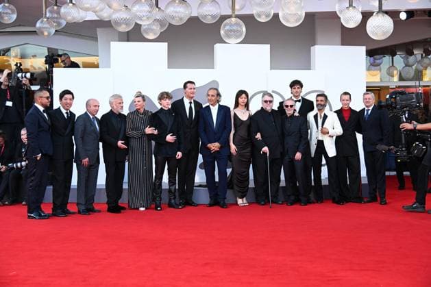 Venice, 82nd Venice International Film Festival 2025 - Evening 4 - Red Carpet for the Film Frankenstein. Pictured: the Cast  Copyright: xManuelexMangiarottix xipa-agency.netx xPoolxPhotoxEventsx06x IPA_Agency_IPA63687279