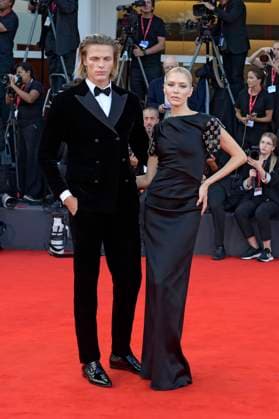 Lena Perminova with boyfriend Taras Romanov at the premiere of the feature film Frankenstein at the Biennale di Venezia 2025 82 Venice International Film Festival at the Palazzo del Cinema Venice, 30 08 20 Foto:xA.xM.xTinghinox xFuturexImagex frankenstein_5663