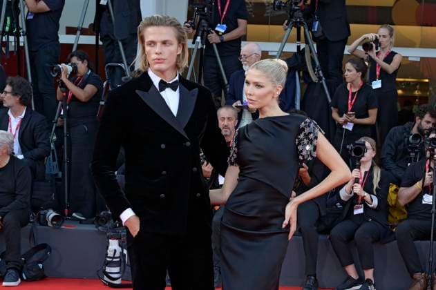 Lena Perminova with boyfriend Taras Romanov at the premiere of the feature film Frankenstein at the Biennale di Venezia 2025 82 Venice International Film Festival at the Palazzo del Cinema Venice, 30 08 20 Foto:xA.xM.xTinghinox xFuturexImagex frankenstein_5666