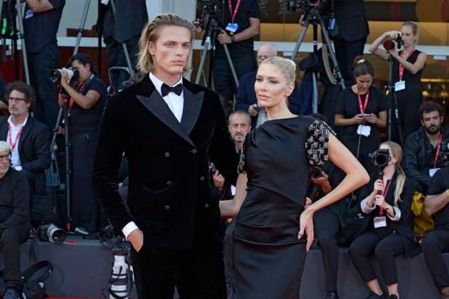 Lena Perminova with boyfriend Taras Romanov at the premiere of the feature film Frankenstein at the Biennale di Venezia 2025 82 Venice International Film Festival at the Palazzo del Cinema Venice, 30 08 20 Foto:xA.xM.xTinghinox xFuturexImagex frankenstein_5667