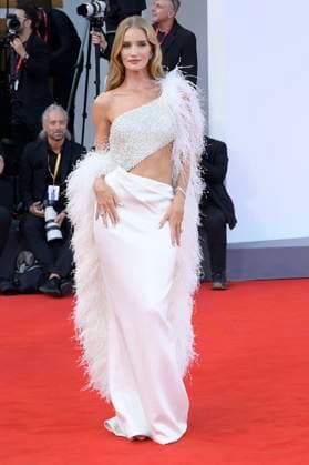 Rosie Huntington Whiteley at the premiere of the feature film Frankenstein at the Biennale di Venezia 2025 82 Venice International Film Festival at the Palazzo del Cinema Venice, 30 08 20 Foto:xA.xM.xTinghinox xFuturexImagex frankenstein_5699