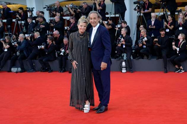 Dominique Lemonier and Alexandre Desplat at the premiere of the feature film Frankenstein at the Biennale di Venezia 2025 82 Venice International Film Festival at the Palazzo del Cinema Venice, 30 08 20 Foto:xA.xM.xTinghinox xFuturexImagex frankenstein_5710