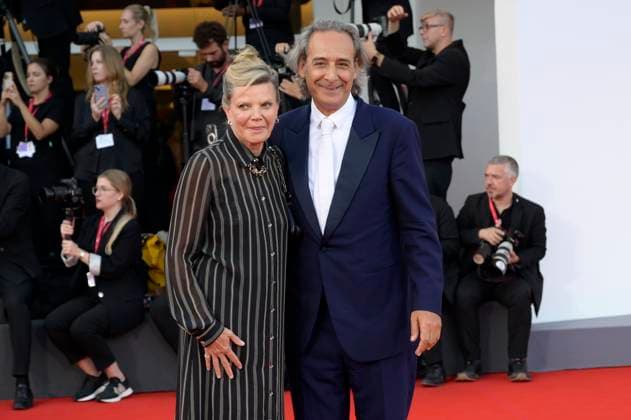 Dominique Lemonier and Alexandre Desplat at the premiere of the feature film Frankenstein at the Biennale di Venezia 2025 82 Venice International Film Festival at the Palazzo del Cinema Venice, 30 08 20 Foto:xA.xM.xTinghinox xFuturexImagex frankenstein_5714