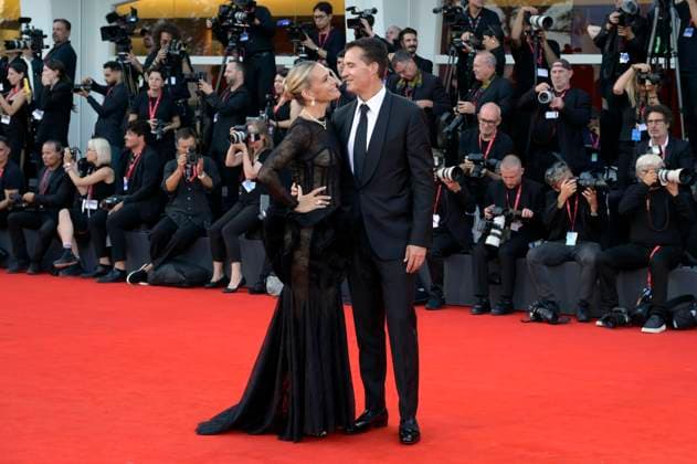 Molly Sims with husband Scott Stuber at the premiere of the feature film Frankenstein at the Biennale di Venezia 2025 82 Venice International Film Festival at the Palazzo del Cinema Venice, 30 08 20 Foto:xA.xM.xTinghinox xFuturexImagex frankenstein_5727