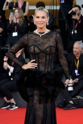 Molly Sims at the premiere of the feature film Frankenstein at the Biennale di Venezia 2025 82 Venice International Film Festival at the Palazzo del Cinema Venice, 30 08 20 Foto:xA.xM.xTinghinox xFuturexImagex frankenstein_5734