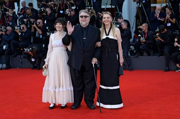 Guillermo del Toro with daughter Marisa del Toro and wife Kim Morgan at the premiere of the feature film Frankenstein at the Biennale di Venezia 2025 82 Venice International Film Festival at the Palazzo del Cinema Venice, 30 08 20 Foto:xA.xM.xTinghinox xFuturexImagex frankenstein_5778