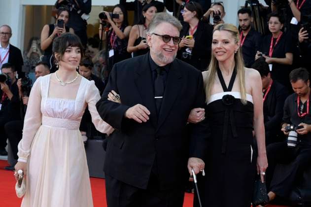 Guillermo del Toro with daughter Marisa del Toro and wife Kim Morgan at the premiere of the feature film Frankenstein at the Biennale di Venezia 2025 82 Venice International Film Festival at the Palazzo del Cinema Venice, 30 08 20 Foto:xA.xM.xTinghinox xFuturexImagex frankenstein_5781