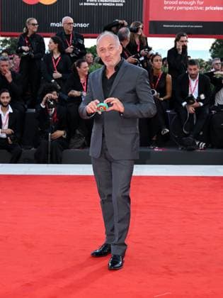 Venice, Italy: Venice, 82nd Venice International Film Festival 2025 - evening 4 - red carpet of the KINEO AWARD Pictured: guest Venice Italy  - ZUMAp169 20250830_zea_p169_2445 Copyright: xAlbertoxTerenghi PoolxxEvenx