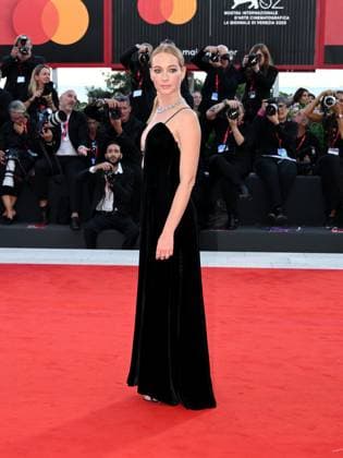 Venice, Italy: Venice, 82nd Venice International Film Festival 2025 - Evening 4 - KINEO AWARD red carpet Pictured: Cristiana Capotondi Venice Italy  - ZUMAp169 20250830_zea_p169_2520 Copyright: xAlbertoxTerenghi PoolxxEvenx