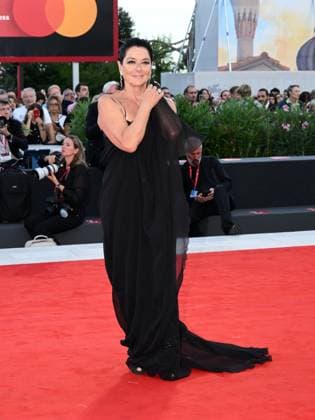 Venice, Italy: Venice, 82nd Venice International Film Festival 2025 - Evening 4 - KINEO AWARD red carpet Pictured: Monica Guerritore Venice Italy  - ZUMAp169 20250830_zea_p169_2453 Copyright: xAlbertoxTerenghi PoolxxEvenx