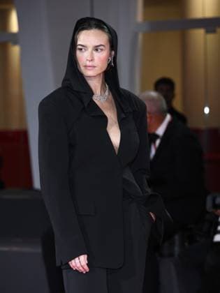 Venice, Italy: Venice, 82nd Venice International Film Festival 2025 - Evening 4 - Red Carpet for the film Valley of Smiles. Pictured: Kasia Smutniak Venice Italy  - ZUMAp169 20250830_zea_p169_2216 Copyright: xSimonexComix