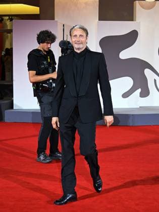 Venice, ITALY: Venice, 82nd Venice International Film Festival 2025 - Evening 4 - Red Carpet of the Film The Last Viking - Pictured: Mads Mikkelsen Venice ITALY  - ZUMAp169 20250830_zea_p169_2098 Copyright: xManuelexMangiarottix