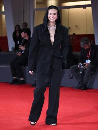 Venice, Italy: Venice, 82nd Venice International Film Festival 2025 - Evening 4 - Red Carpet for the film Valley of Smiles. Pictured: Kasia Smutniak Venice Italy  - ZUMAp169 20250830_zea_p169_1793 Copyright: xSimonexComix